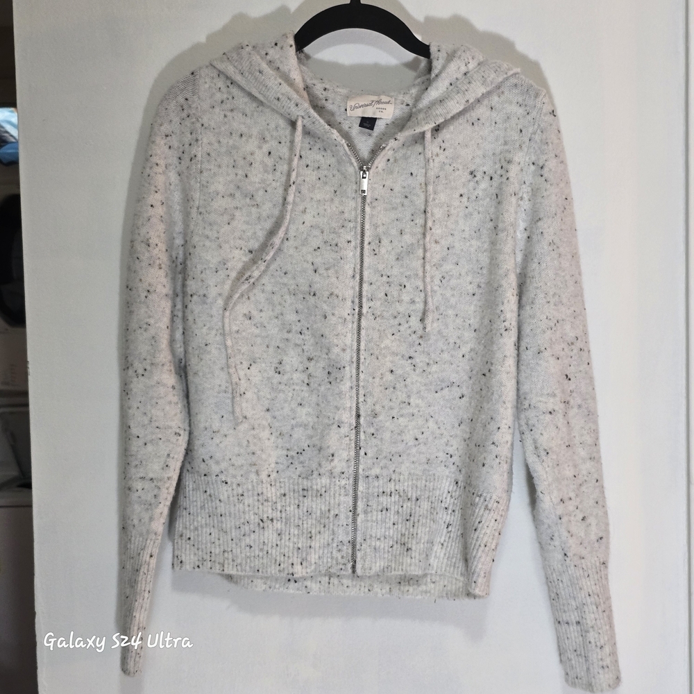 Universal Thread Gray V-Neck Sweater - Picture 3 of 8